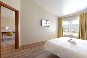 1 bedroom, memory-foam beds, in-room safe, desk