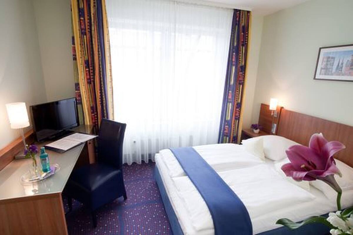 Zimmersafe, schallisolierte Zimmer, kostenloses WLAN, Bettwäsche