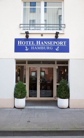 Property entrance - Hotel Hanseport Hamburg (Hamburg)