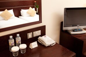 Classic Room, 2 Twin Beds | In-room safe, desk, iron/ironing board, free WiFi