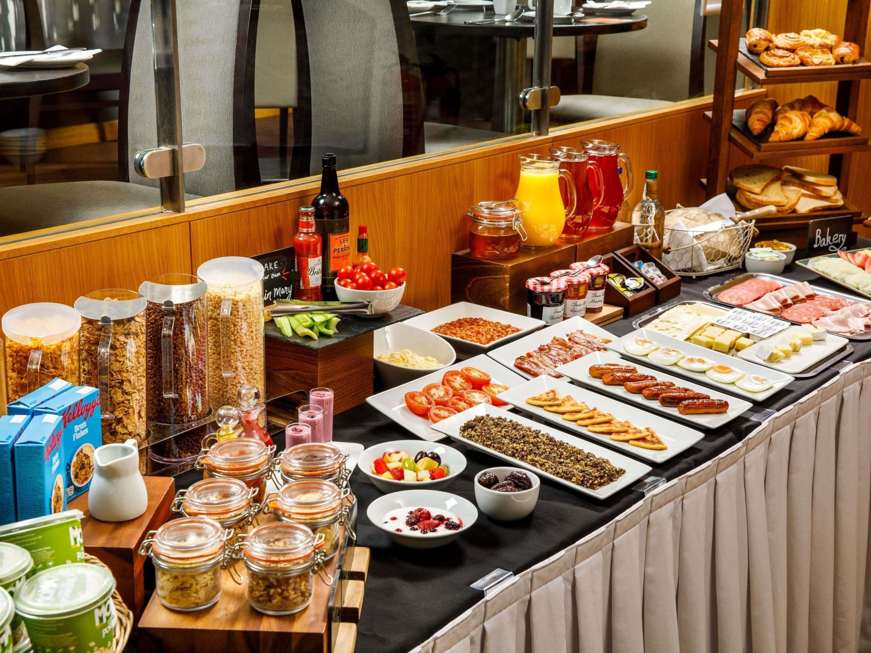 Daily buffet breakfast (GBP 17.95 per person)