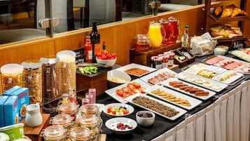 Esmorzar diari d'estil bufet (17.95 GBP per persona)