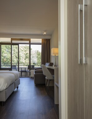 Junior Suite | Desk, free WiFi, bed sheets - Fletcher Hotel Frerikshof (Winterswijk)
