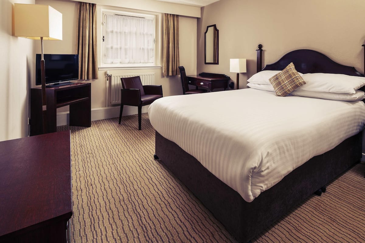 Classic Room, 1 Double Bed | Desk, iron/ironing board, travel crib, free WiFi