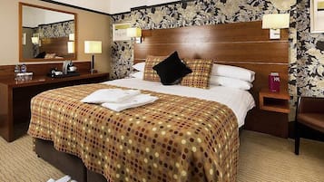 Privilege, Room, 1 Double Bed | Desk, iron/ironing board (on request), travel cot, bed sheets