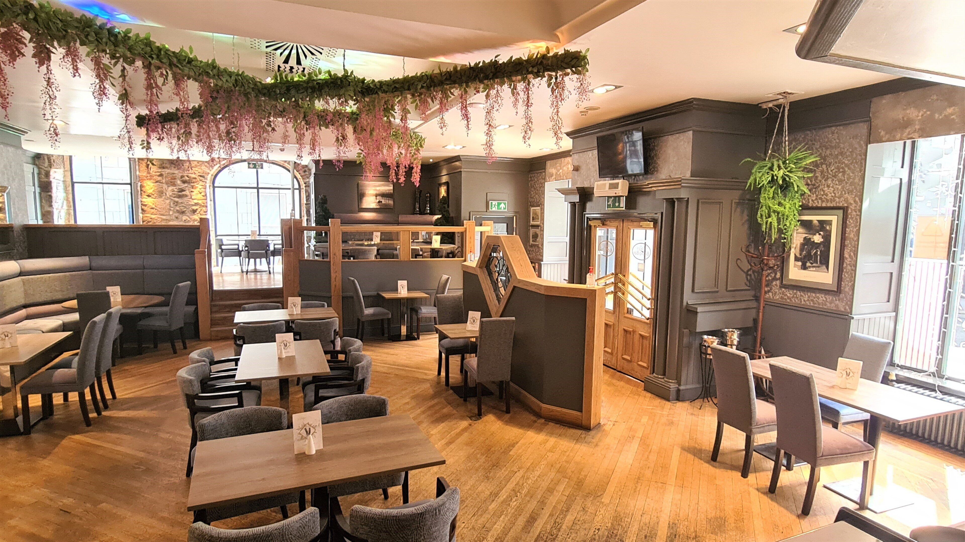 lunch and dinner served, modern european cuisine