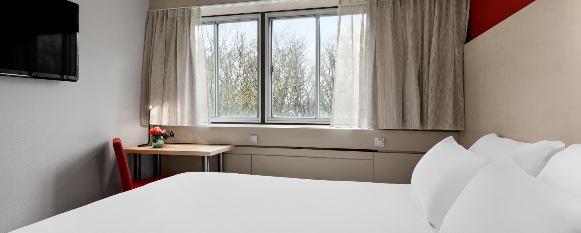 Standard Room (Small) | In-room safe, desk, bed sheets