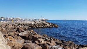 Private beach nearby, beach bar, sailing, motor boating
