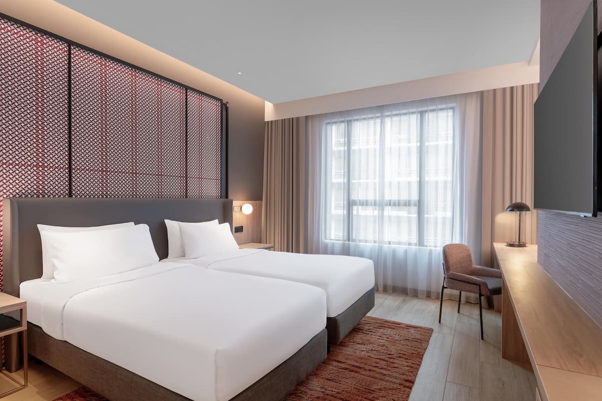 高級客房, 2 張單人床 | 迷你吧、客房內保險箱、書桌、筆電工作空間