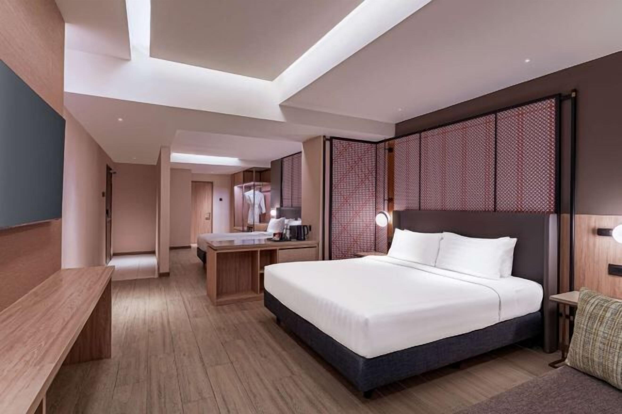 Minibar, in-room safe, desk, laptop workspace