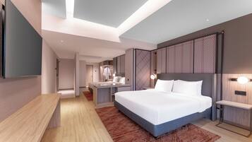 Phòng Deluxe, 1 giường đôi | Minibar, két bảo mật tại phòng, bàn