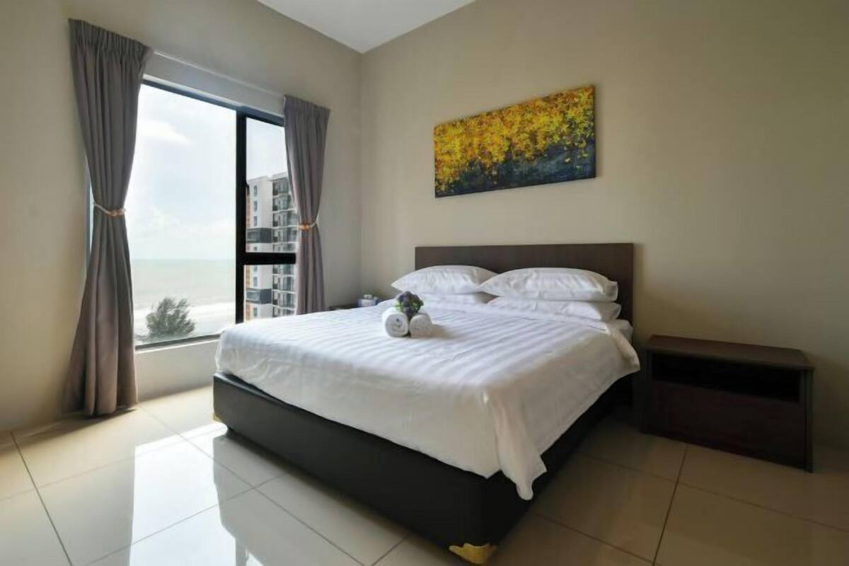In-room safe, desk, iron/ironing board, free WiFi