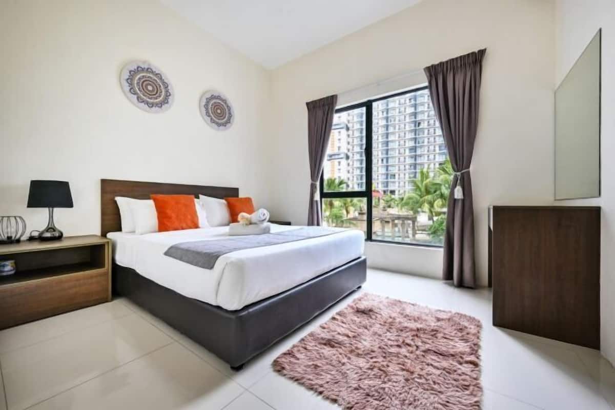 In-room safe, desk, iron/ironing board, free WiFi