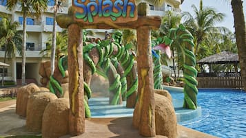Children’s play area – outdoor