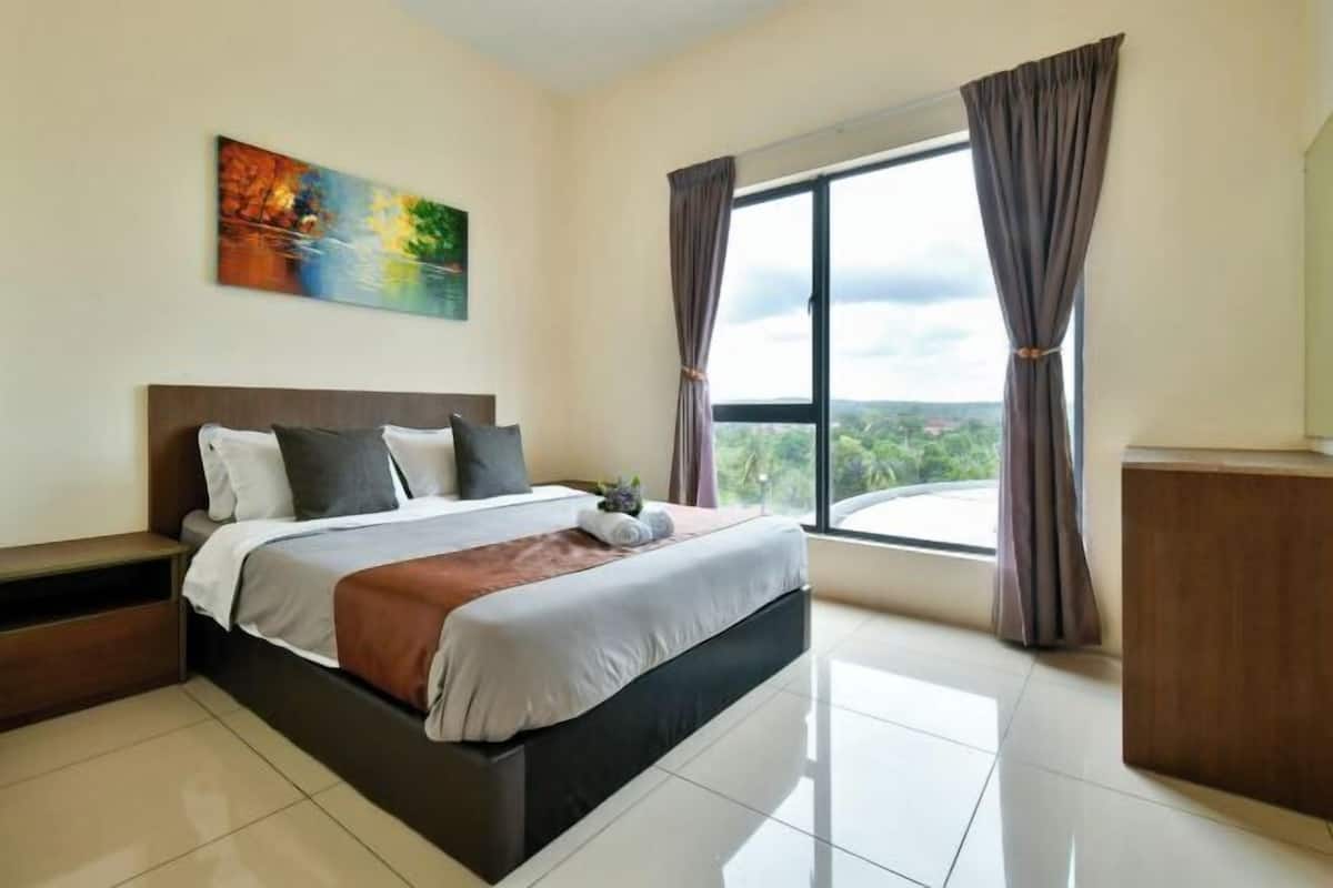 In-room safe, desk, iron/ironing board, free WiFi