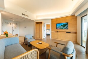 Executive Suite, 1 King Bed, Sea Facing - Swiss-Grand Beach Resort Kuantan (Kuantan)