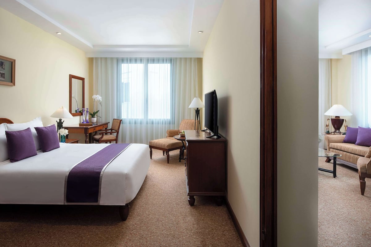 Suite Room | 1 bedroom, free minibar items, in-room safe, desk