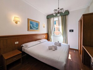 Down duvets, desk, blackout curtains, soundproofing - Hotel Philia Rome (Rome)