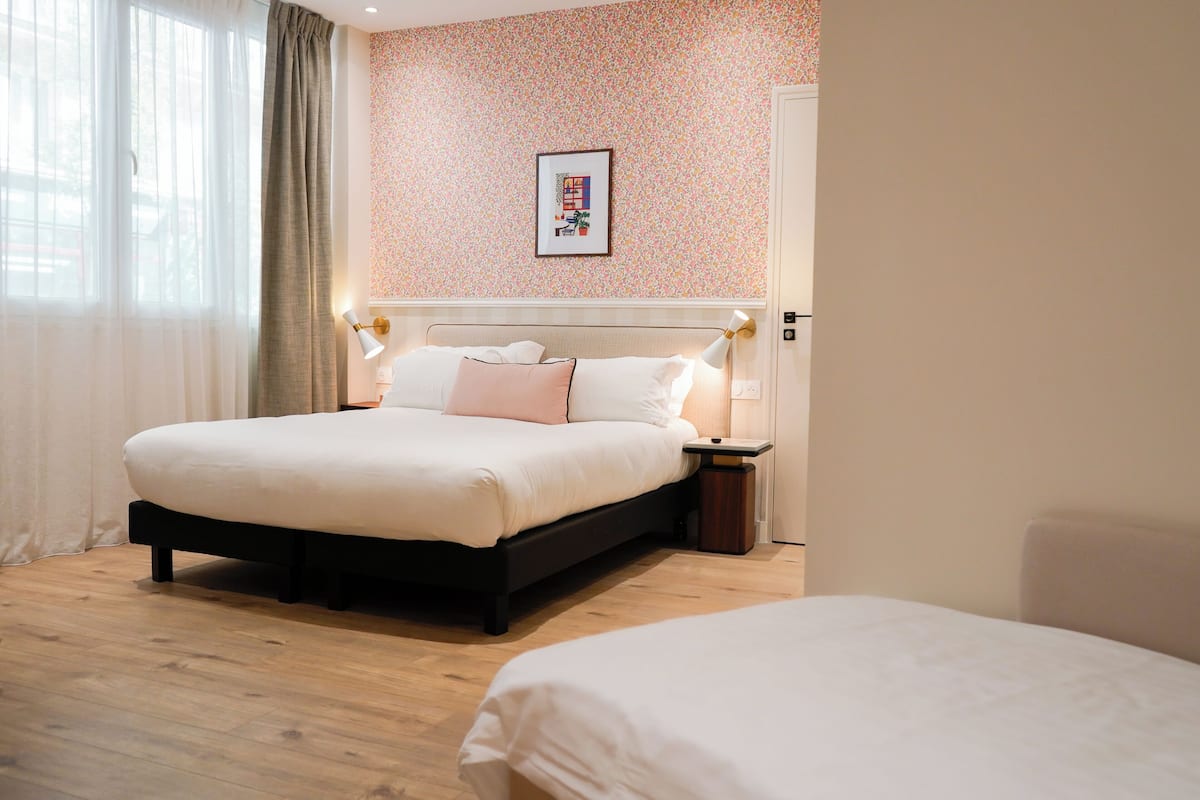 Chambre Familiale | Literie de qualité supérieure, coffres-forts dans les chambres, bureau