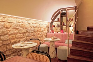 Frokostbuffé hver dag (EUR 18 per person)