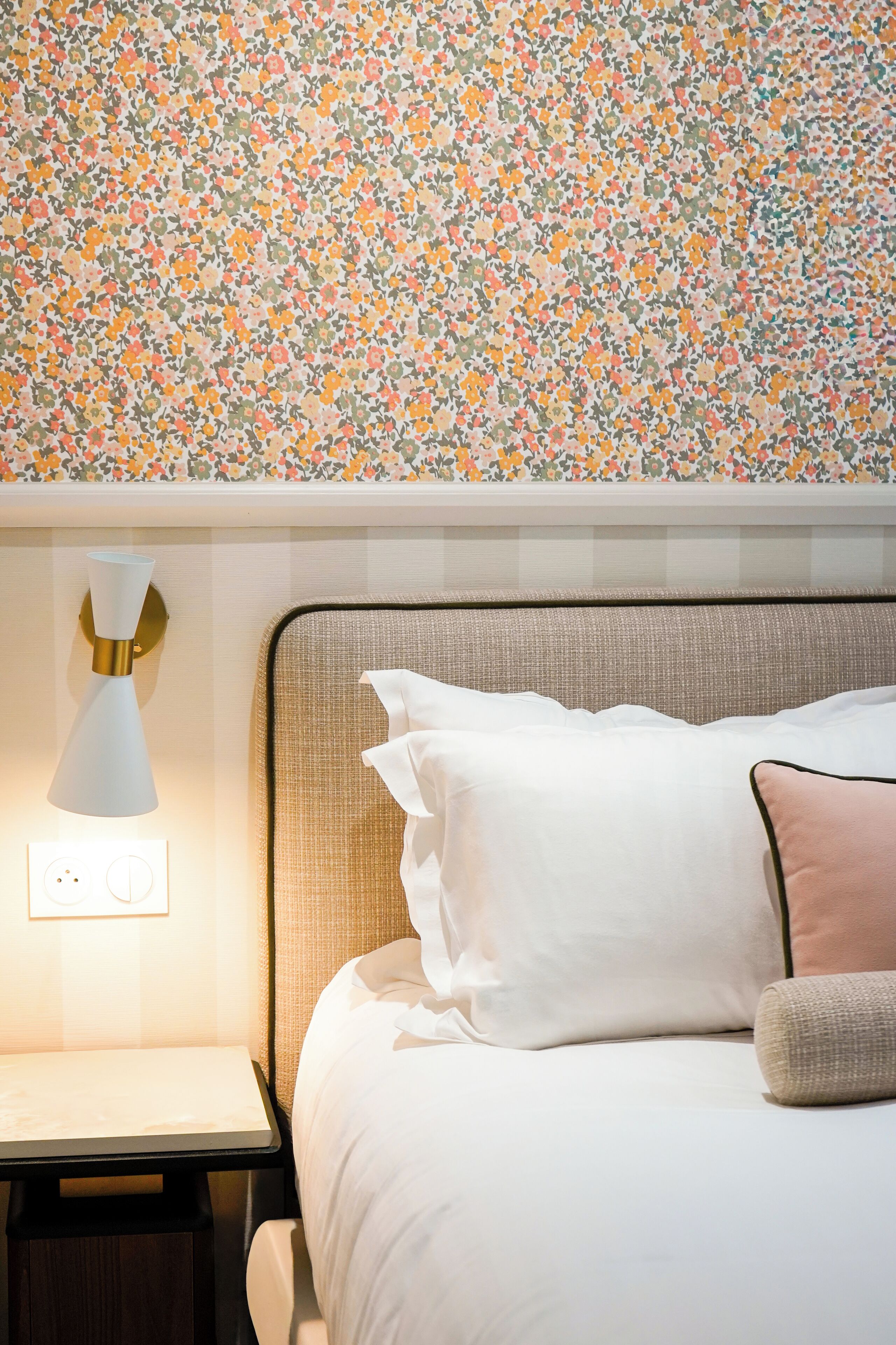 Superior tweepersoonskamer | Luxe beddengoed, een kluis op de kamer, een bureau