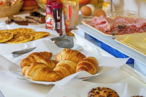 Desayuno continental incluido todos los días 