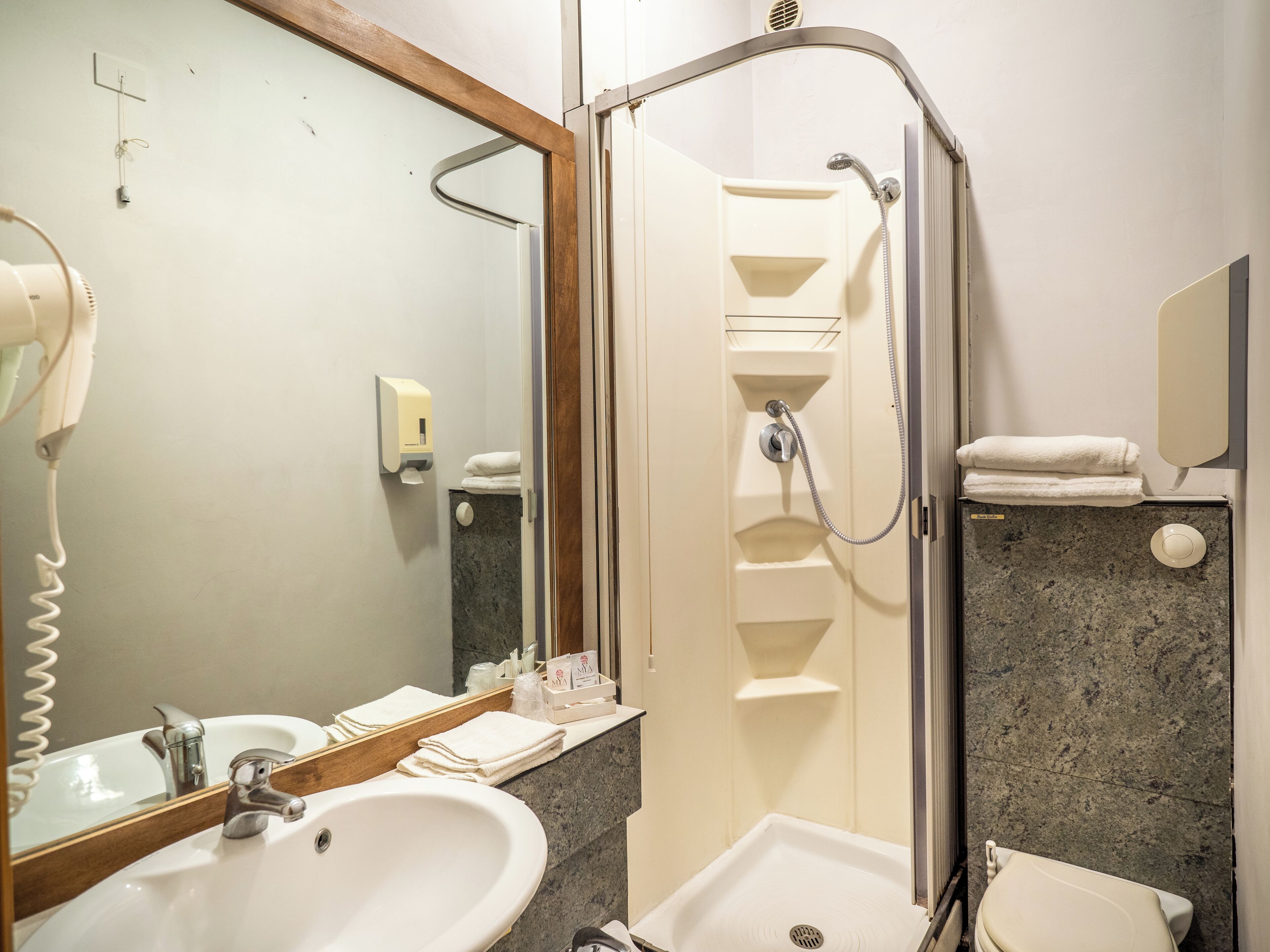 Chambre Double Économique | Salle de bain