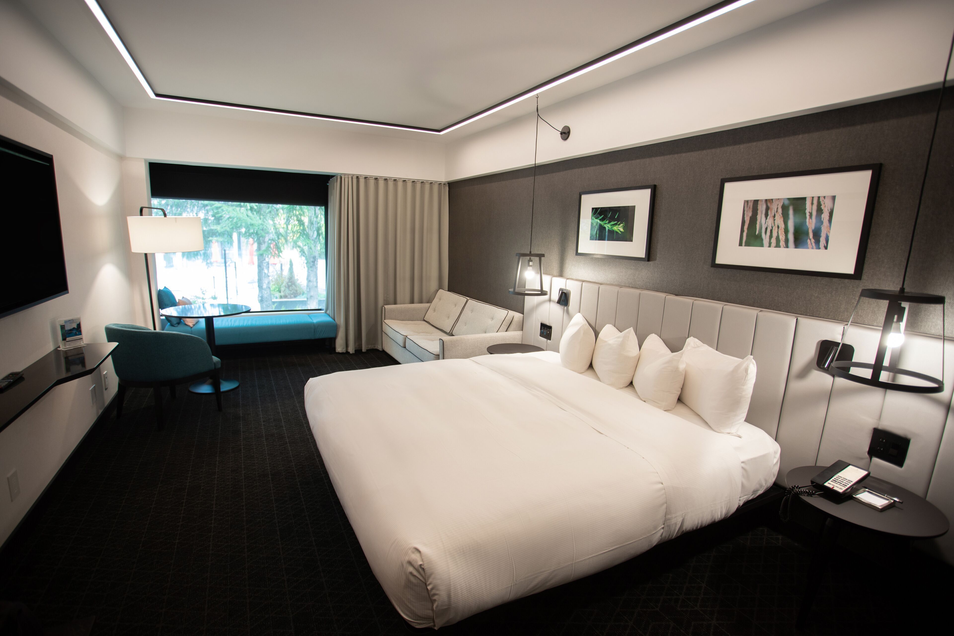 Premium bedding, in-room safe, individually decorated, laptop workspace