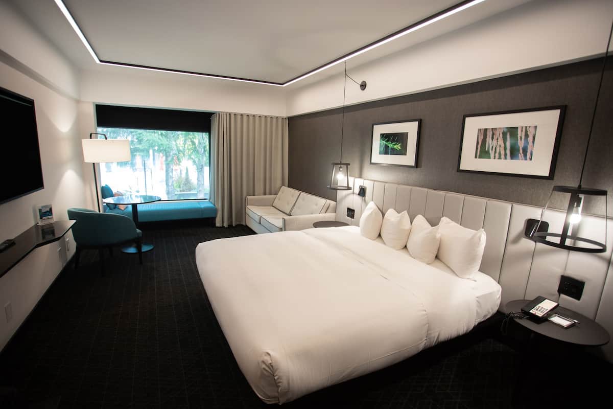 Premium bedding, in-room safe, individually decorated, laptop workspace