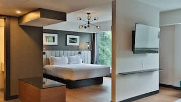 Signature Studio | Premium bedding, in-room safe, individually decorated, laptop workspace