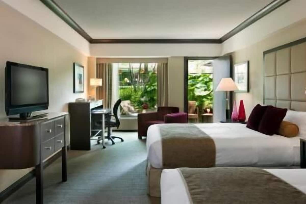 Premium bedding, in-room safe, individually decorated, laptop workspace