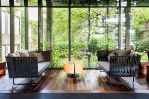 Sala de estar en el lobby