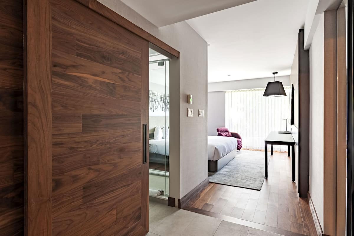 Premium bedding, in-room safe, individually decorated, laptop workspace