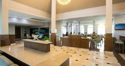 Krystal Urban Ciudad Juárez by US Consulate