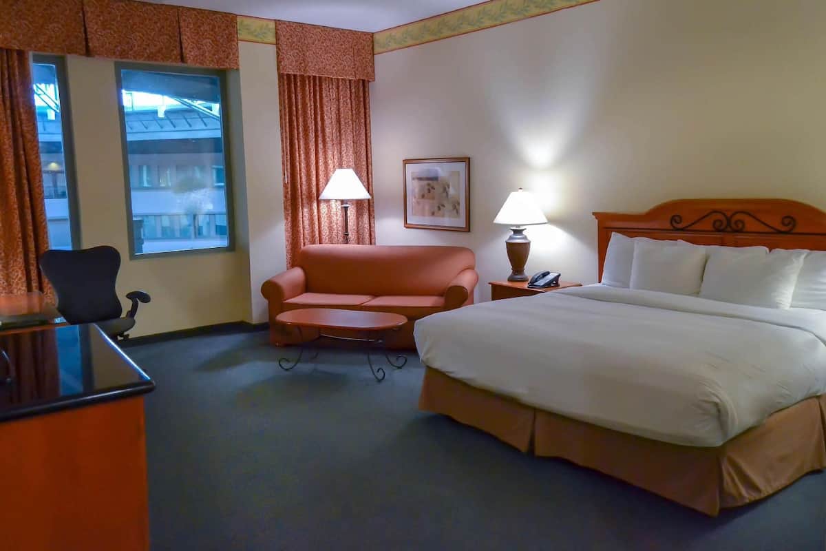 Premium bedding, pillowtop beds, in-room safe, desk