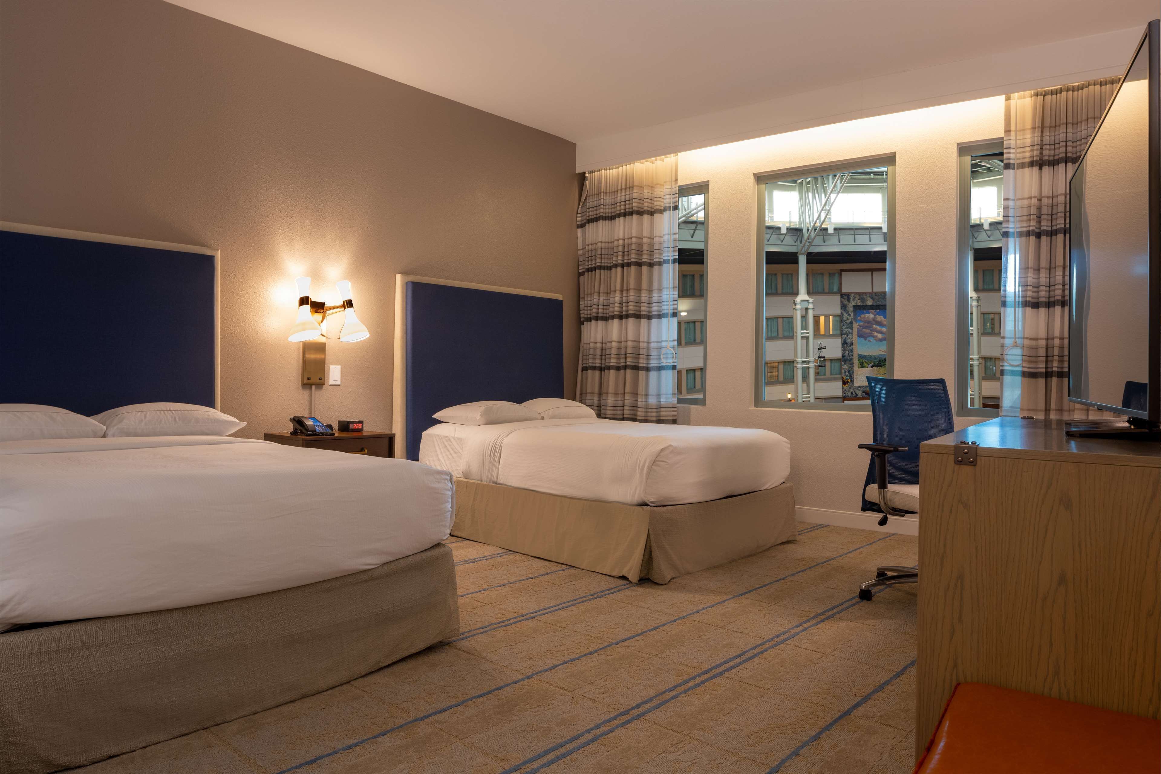 premium bedding, pillow-top beds, in-room safe, desk