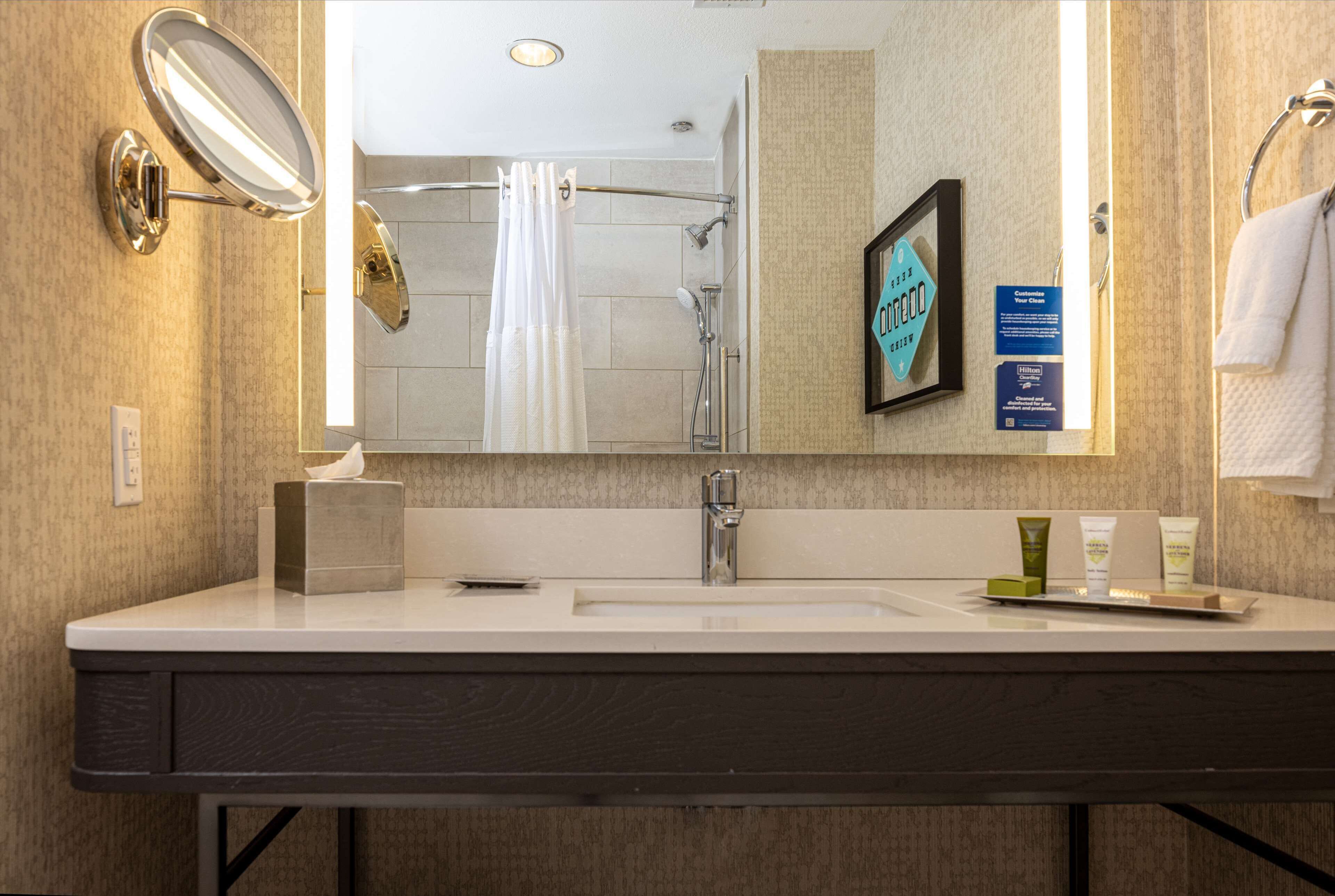 Photo - Hilton Austin Airport