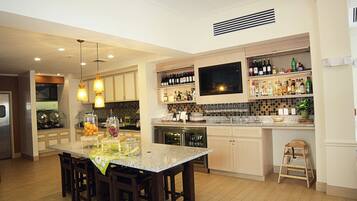 Daily cooked-to-order breakfast for a fee