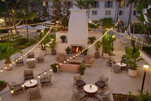 Exterior - Hilton Garden Inn Carlsbad Beach (Carlsbad)
