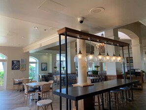 Daily cooked-to-order breakfast (USD 24 per person)