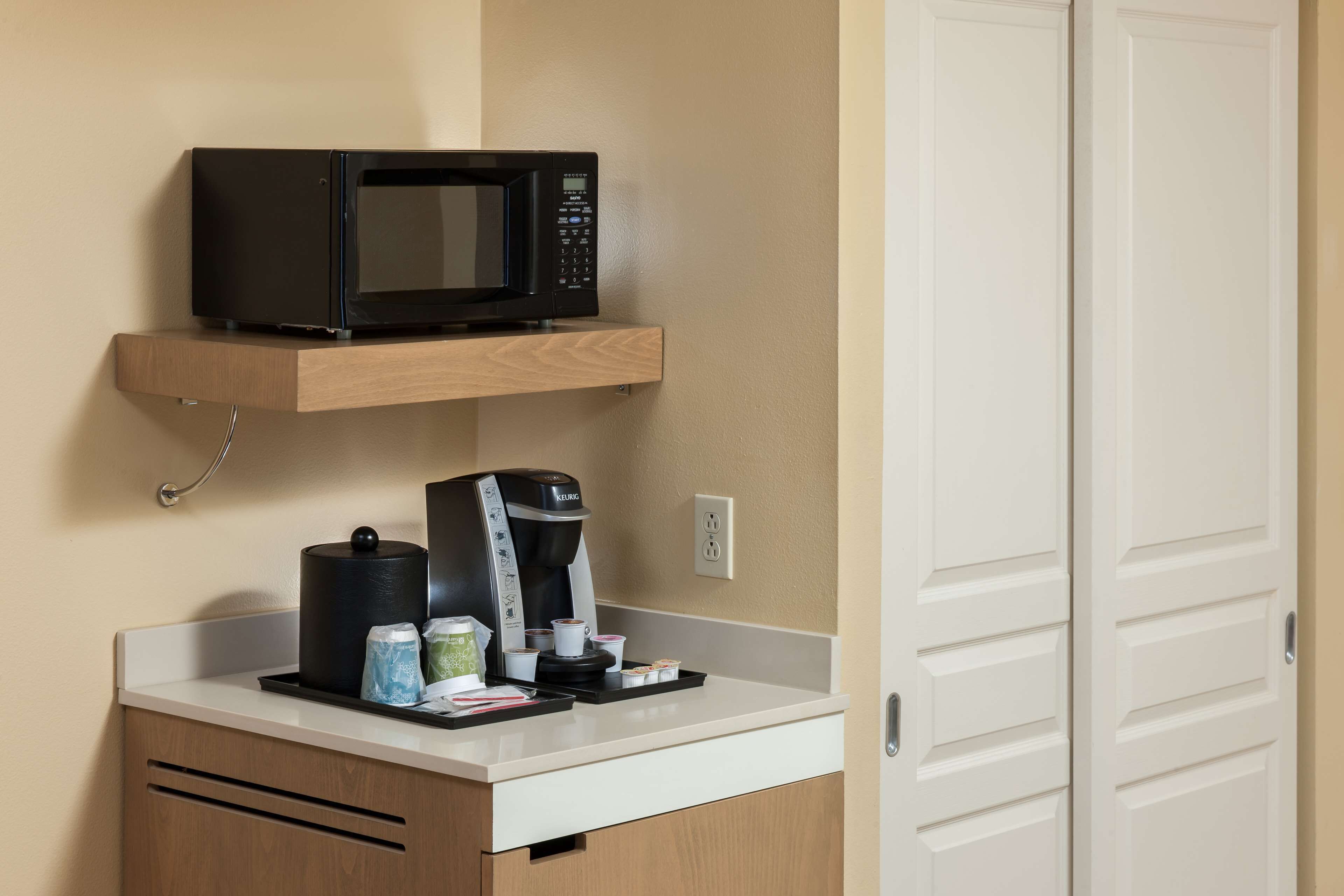 fridge, microwave, coffee/tea maker