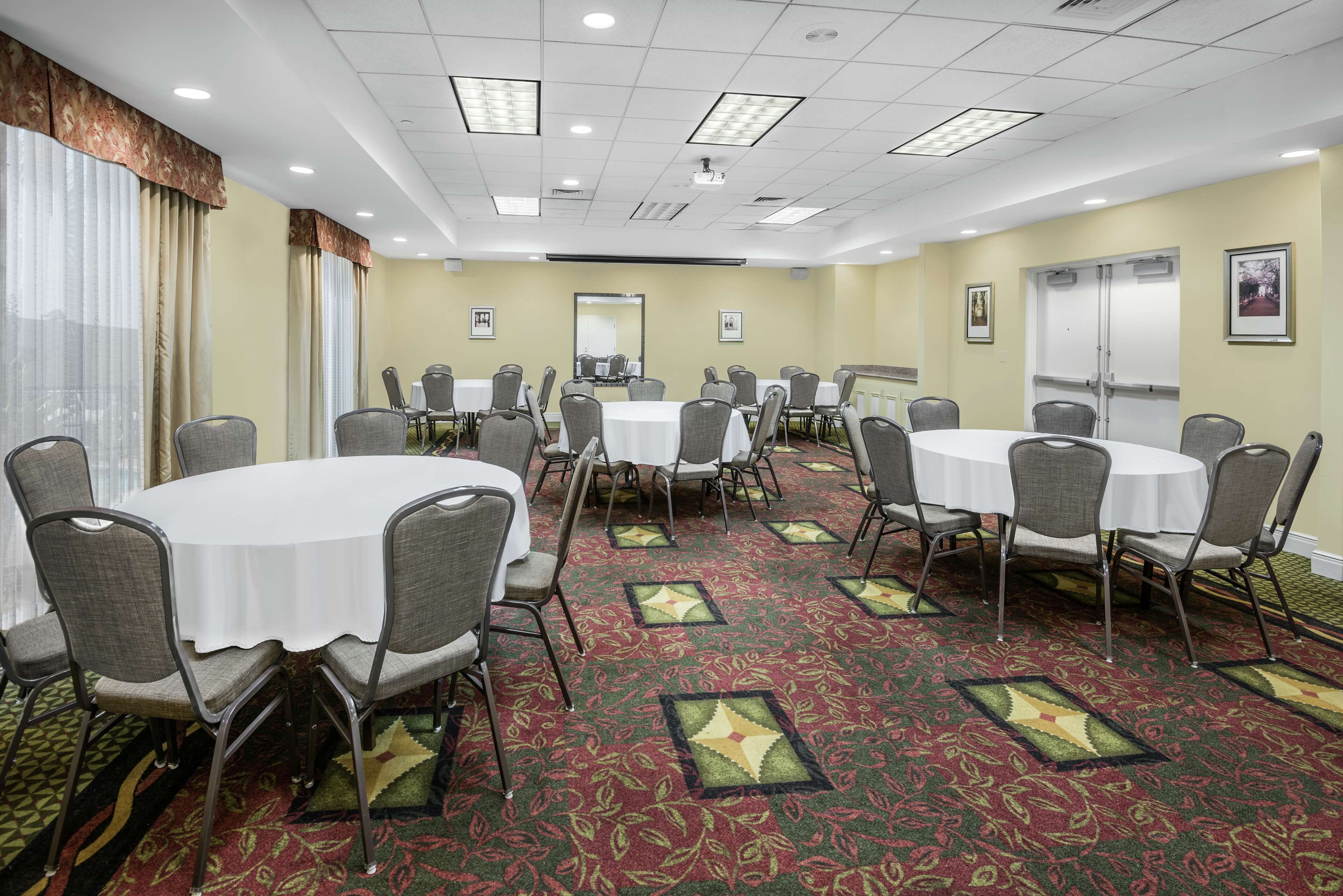 Photo - Hilton Garden Inn McAllen Airport