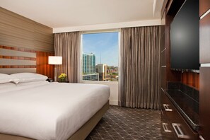 1 soverom, sengetøy av topp kvalitet, safe på rommet og skrivebord