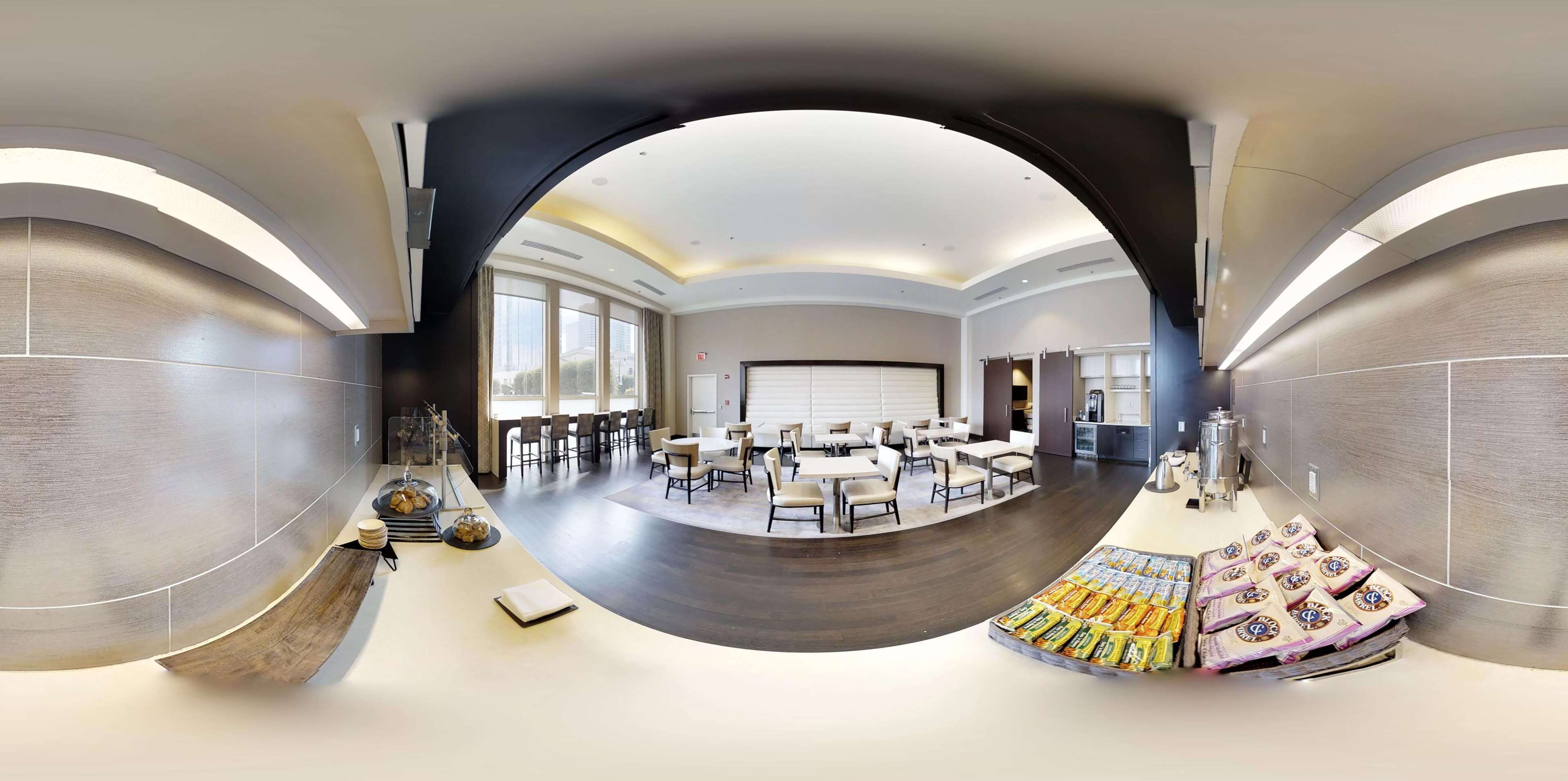 فطور كامل يوميًا بتكلفة قدرها (23.00 USD للشخص)