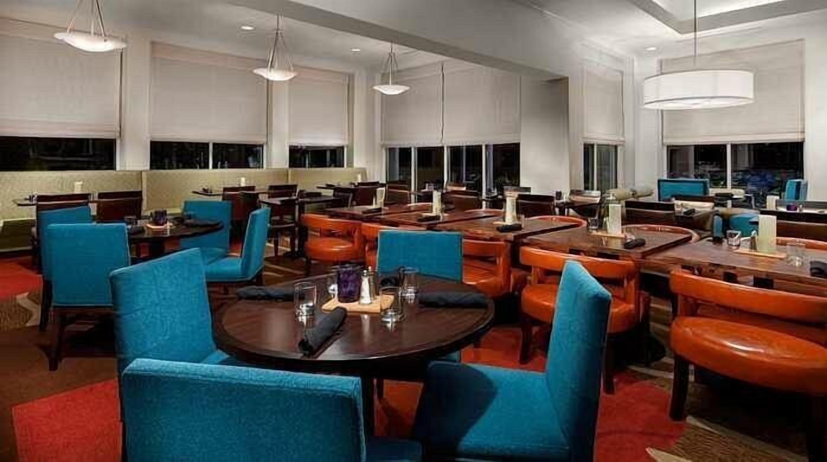 breakfast and dinner served, american cuisine