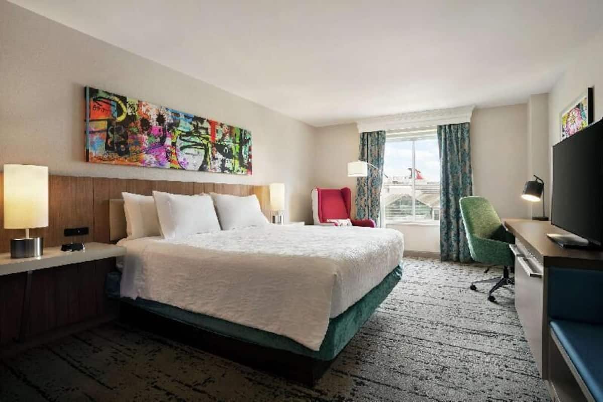 Premium bedding, Select Comfort beds, in-room safe, desk