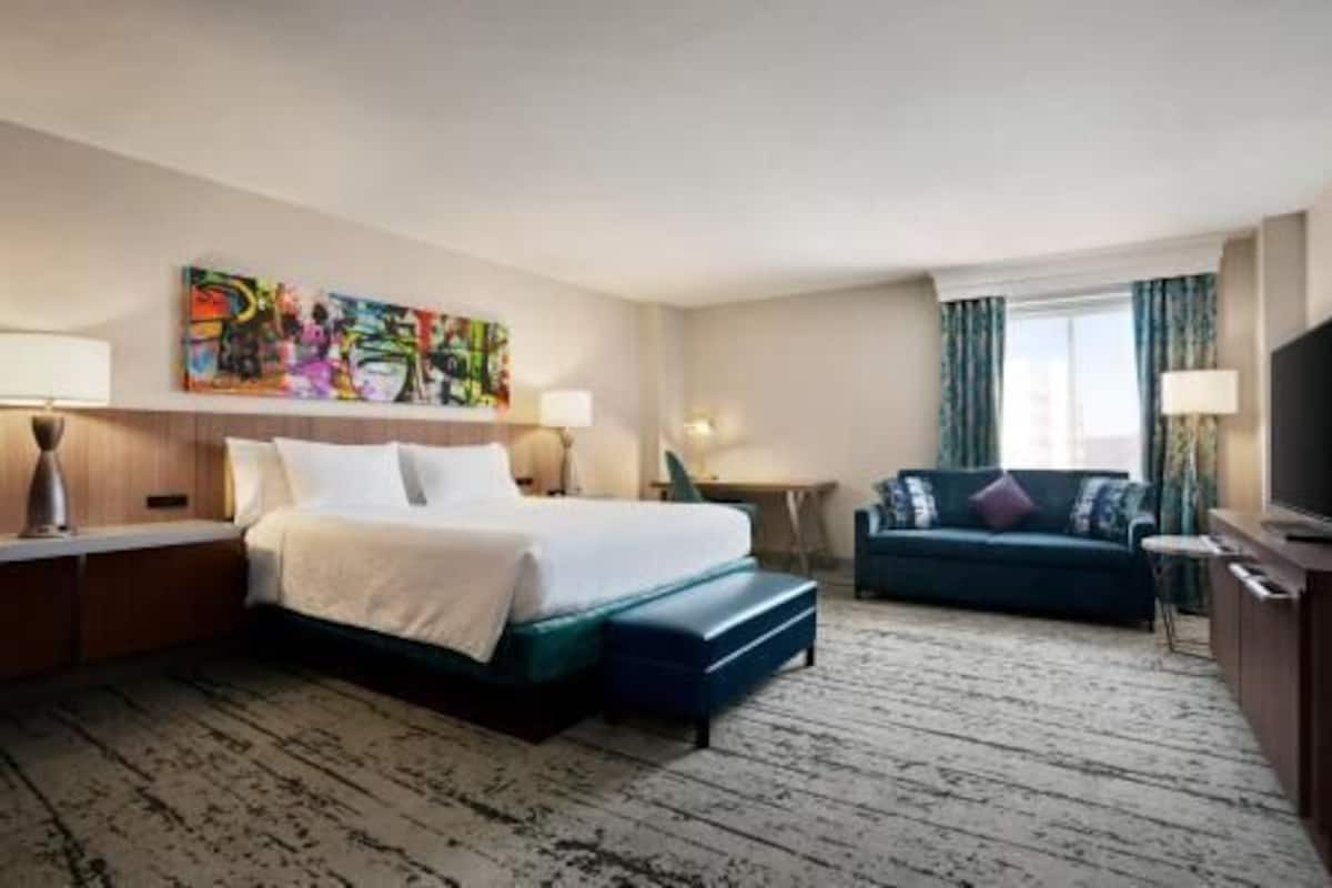 Premium bedding, Select Comfort beds, in-room safe, desk
