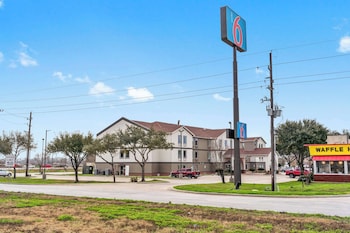 Motel 6 Rosenberg, TX