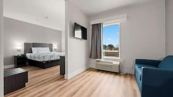 Minibar, tabla de planchar con plancha, wifi gratis y ropa de cama