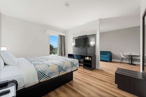 Minibar, iron/ironing board, free WiFi, bed sheets